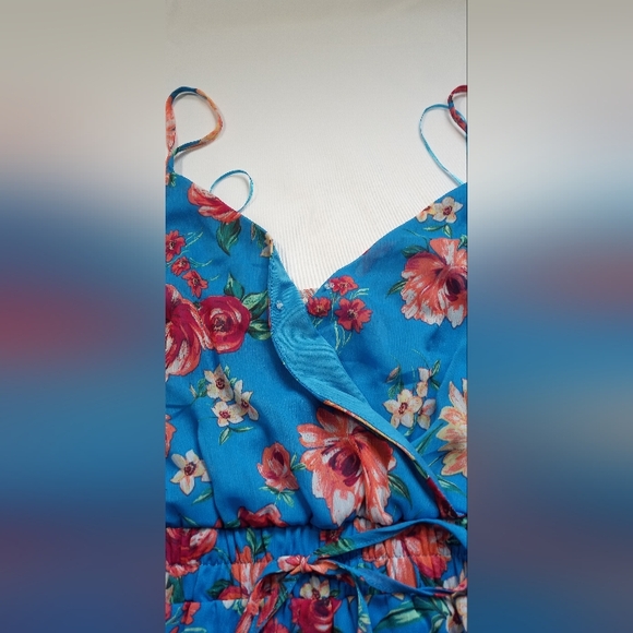 Miami Franchesca's Blue Floral Romper size Small - Picture 4 of 8